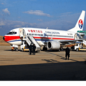 丹东航空空运航空快运业稳步发展的原因是什么？